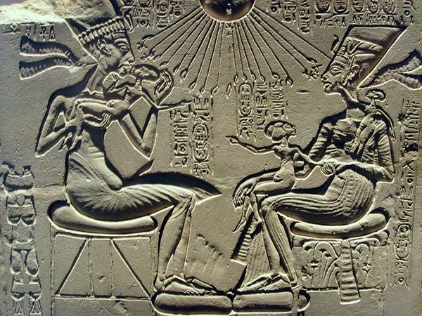 Эхнатон и Нефертити